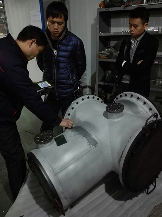 客戶檢查我公司GIS殼體超聲波探傷。
